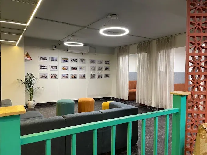 Spring House Workspaces SHDL003